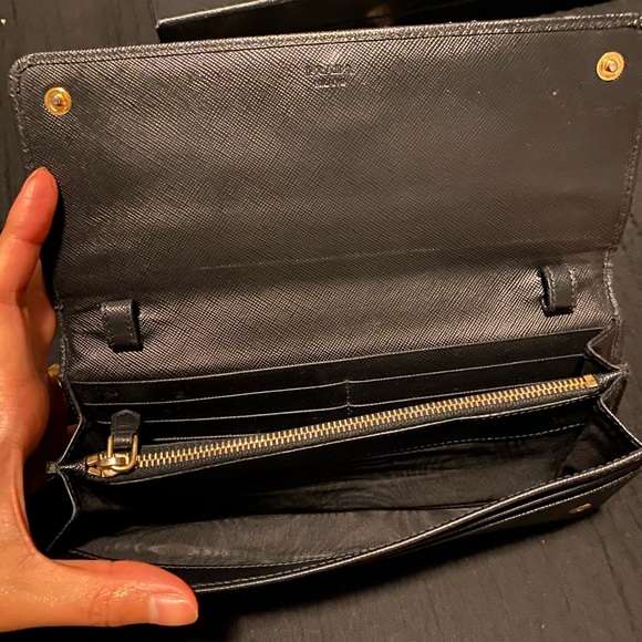 Prada wallet on chain - Picture 3 of 9
